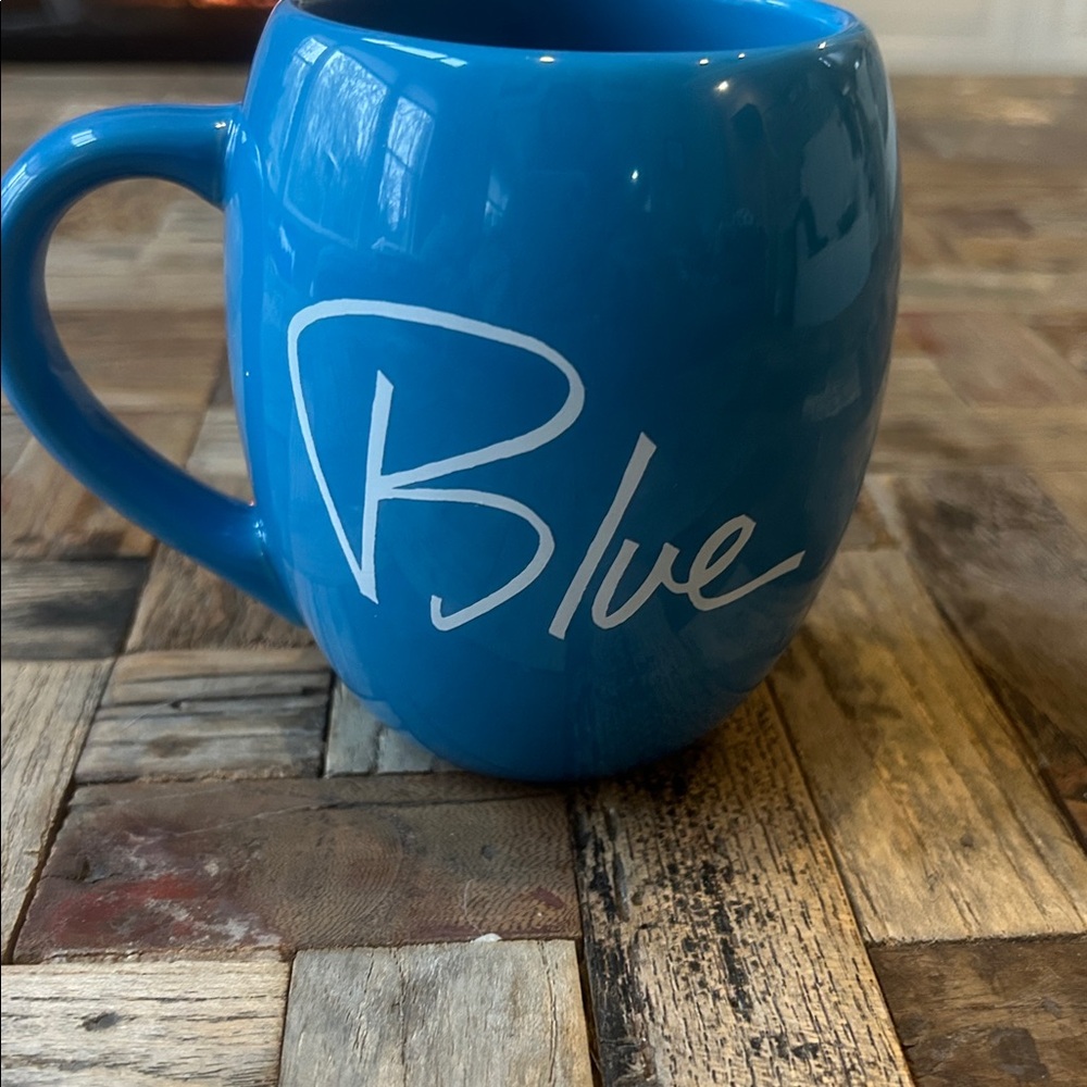 M&M Blue Ceramic Mug Barrel Shape 19 oz - Picture 4 of 6